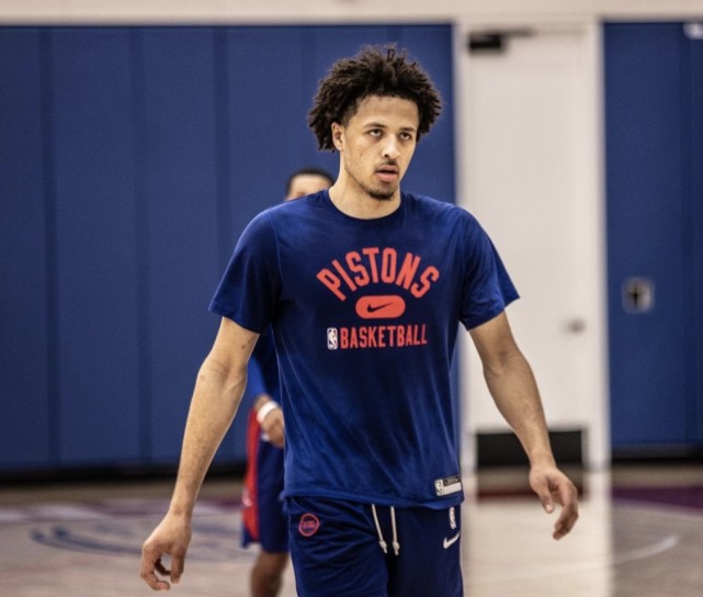 莫雷托：德罗西正在与瓦诺利竞争热那亚的帅位（莫雷托：德罗西与瓦诺利竞逐热那亚主帅一职）