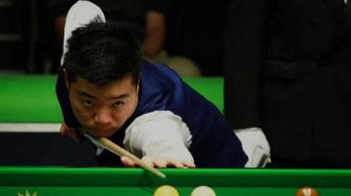 半场数据:皇马9射门4射正,塞尔塔上半场仅2脚射门(上半场数据:皇马9次射门4次射正,塞尔塔仅2次射门)